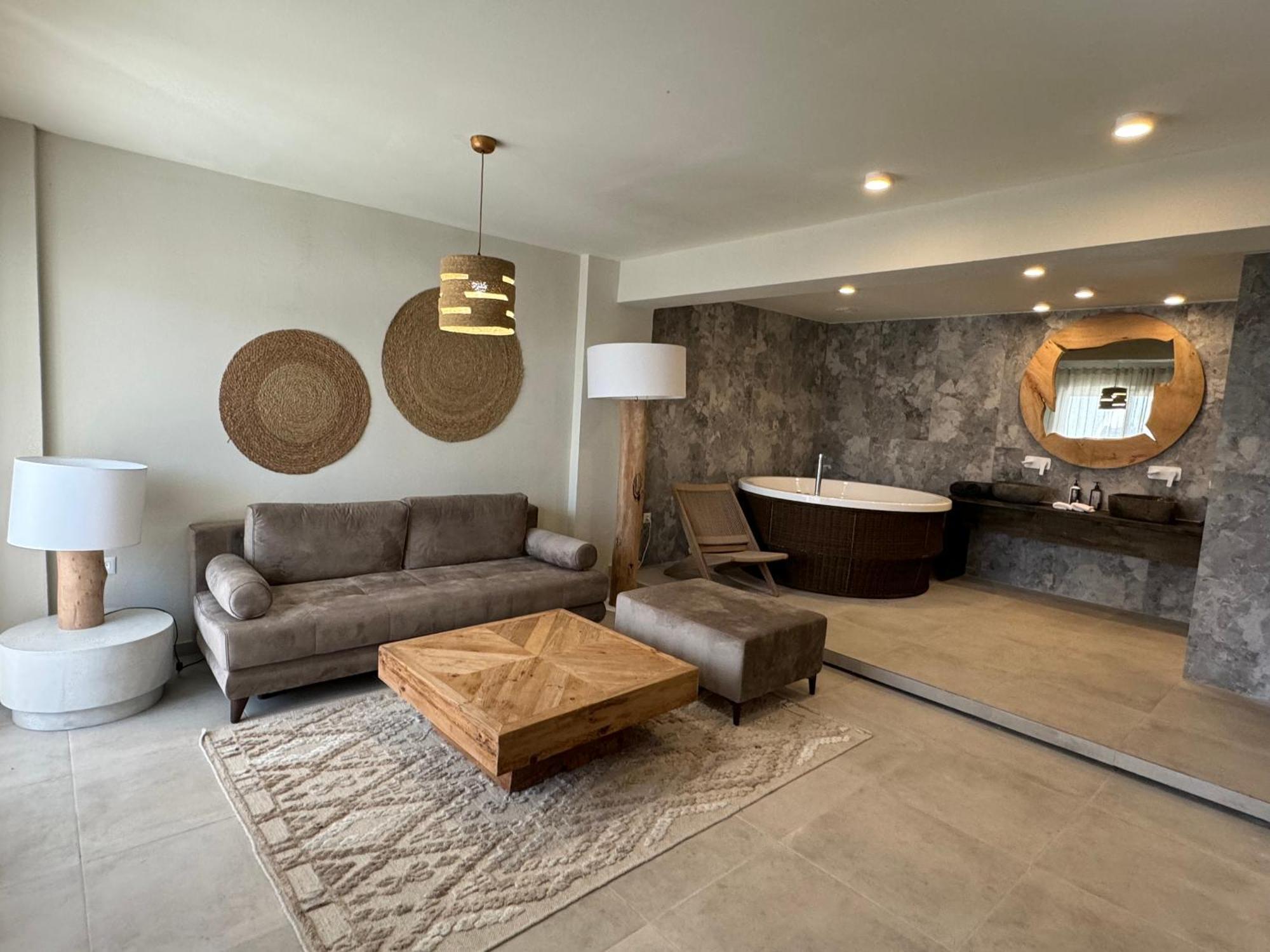The Noverian Bios Santorini Boutique Hotel Fira  Room photo